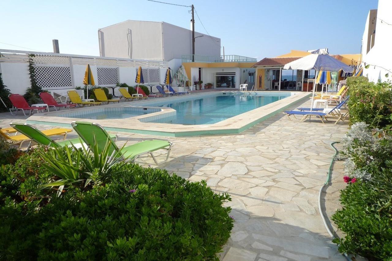Haris Apartments Kokkini Hani Exterior photo