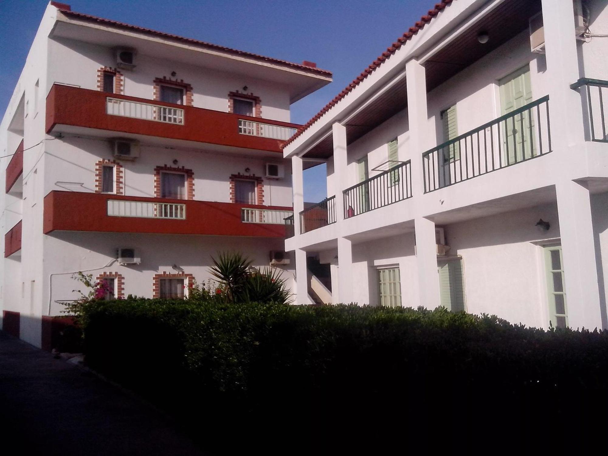 Haris Apartments Kokkini Hani Exterior photo