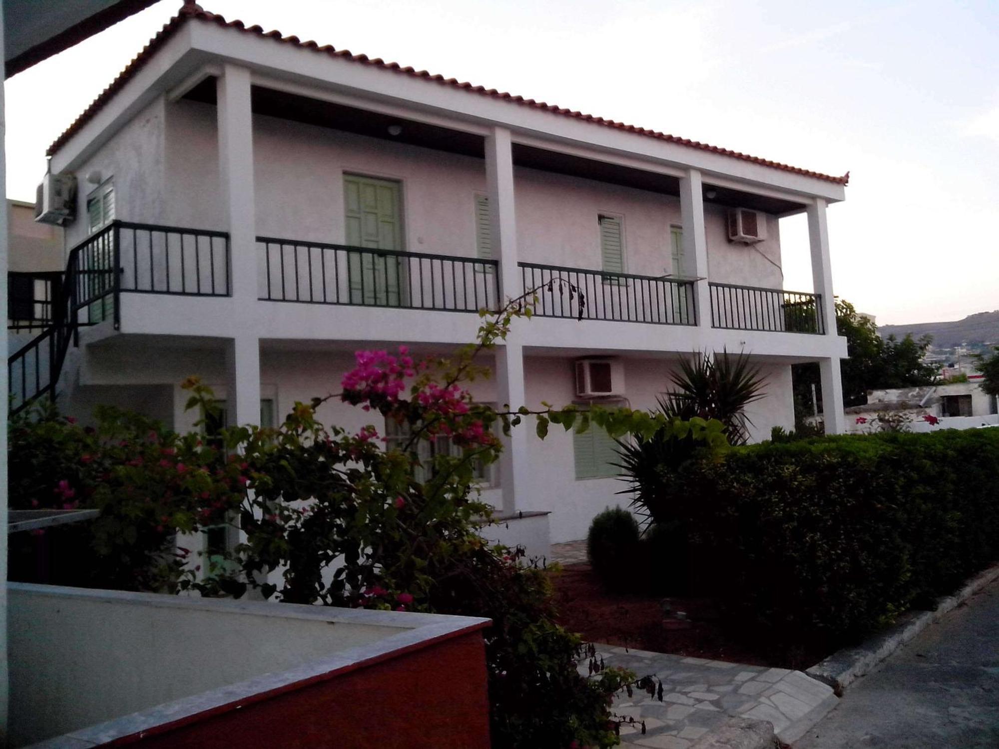 Haris Apartments Kokkini Hani Exterior photo