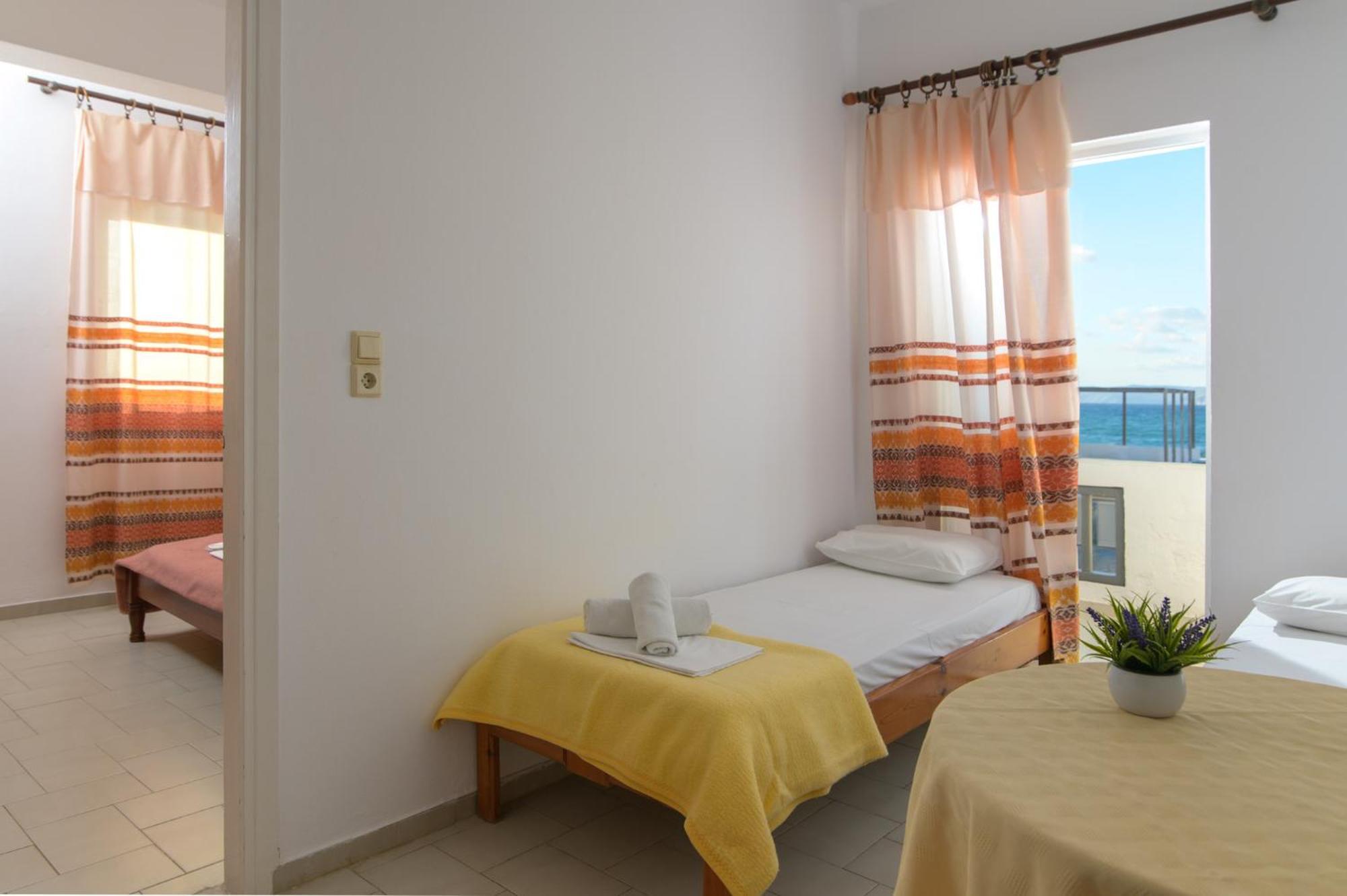 Haris Apartments Kokkini Hani Exterior photo