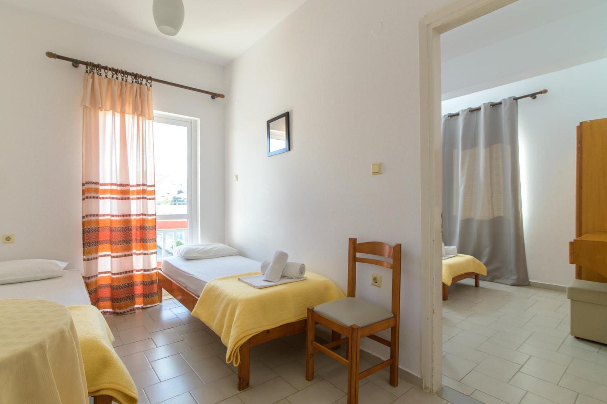Haris Apartments Kokkini Hani Exterior photo