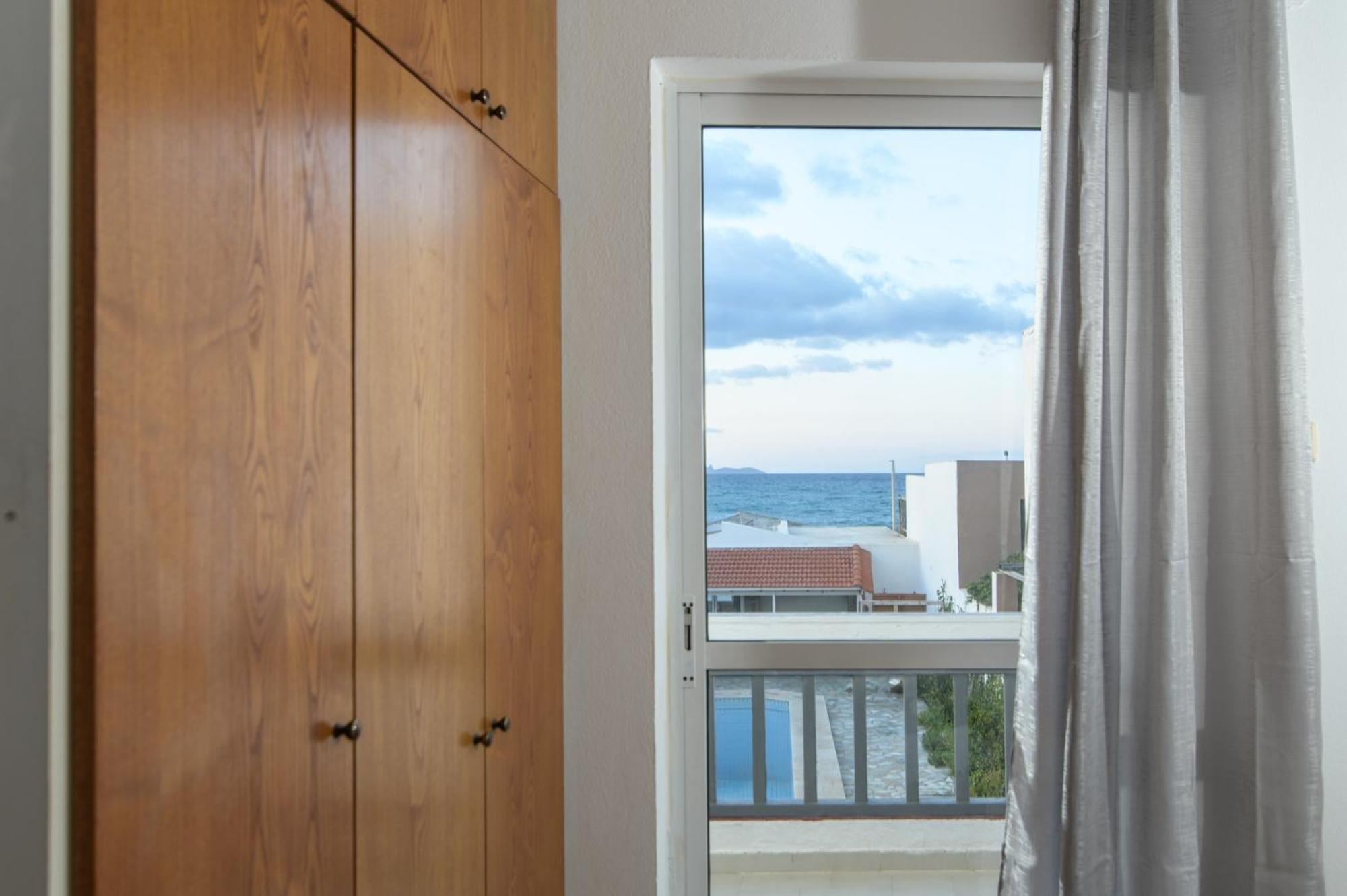 Haris Apartments Kokkini Hani Exterior photo
