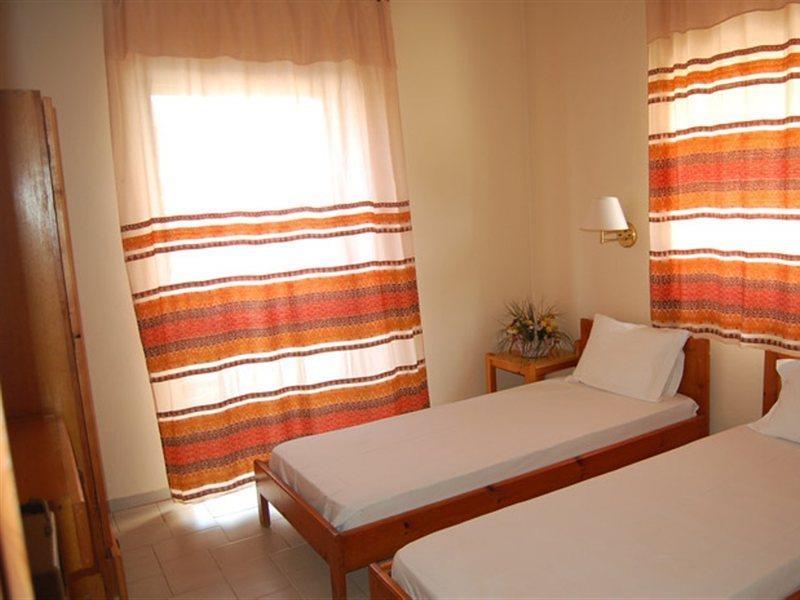 Haris Apartments Kokkini Hani Exterior photo